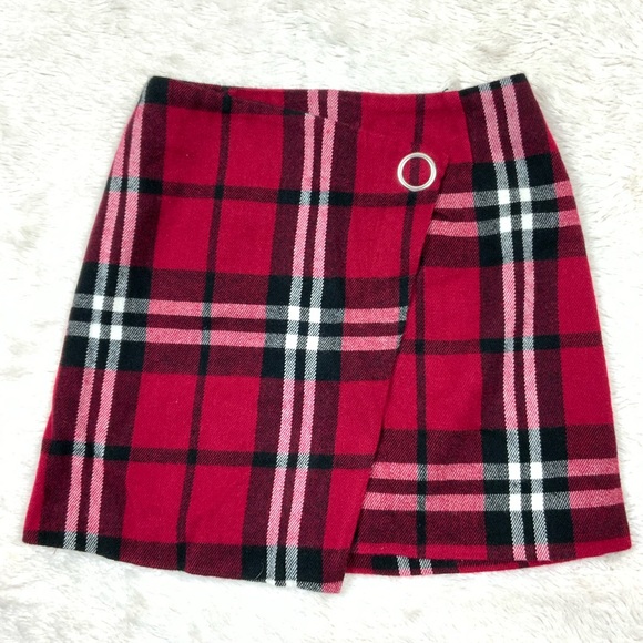 H&M Dresses & Skirts - H&M red plaid tartan skirt